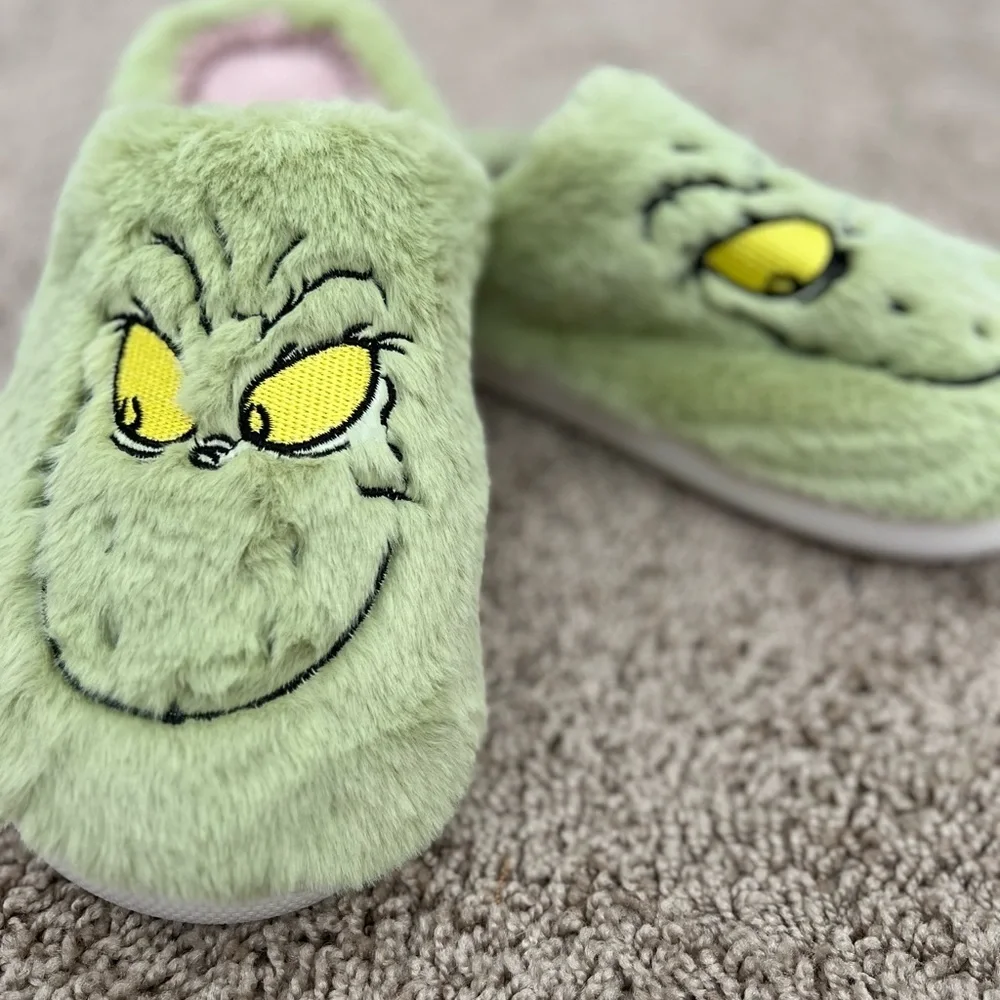Slippers 💚🎄 - Picture 7 of 7